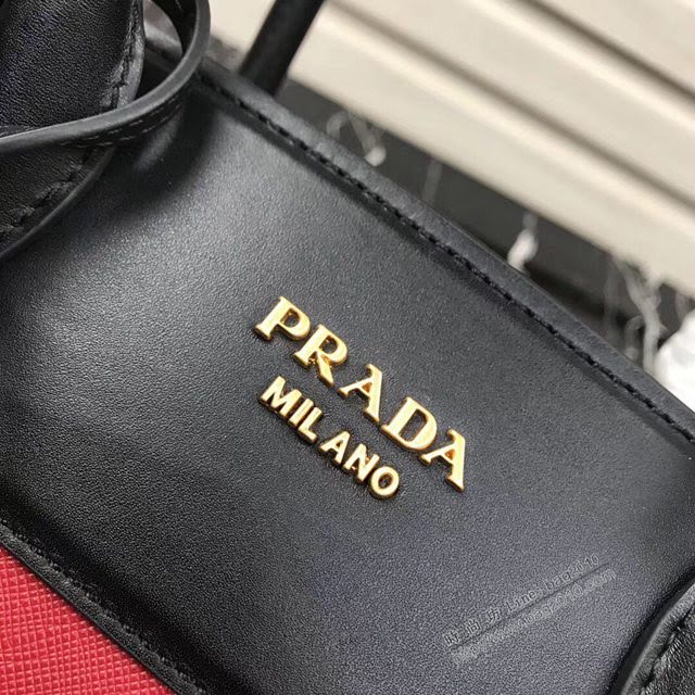 prada女包 普拉達專櫃爆款 1BA046 Prada小牛皮肩背女包 Prada手提包  pyd2332